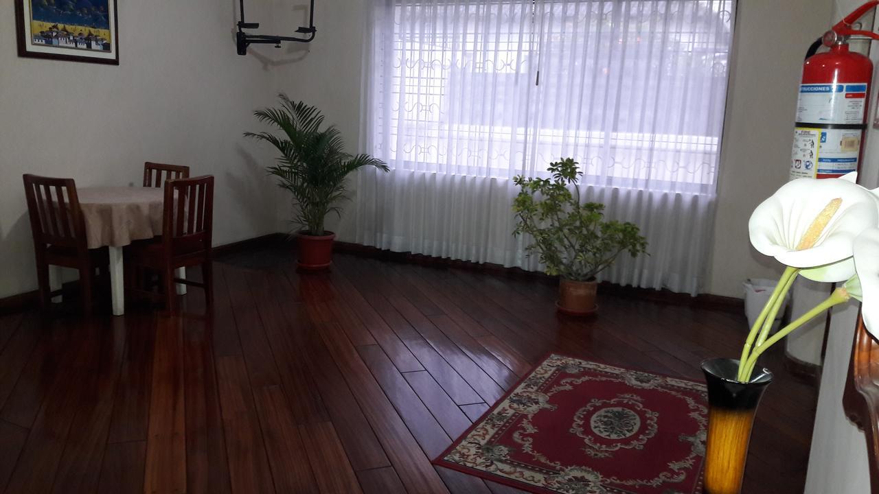 Hostal Santa Maria Gracia Кито Екстериор снимка