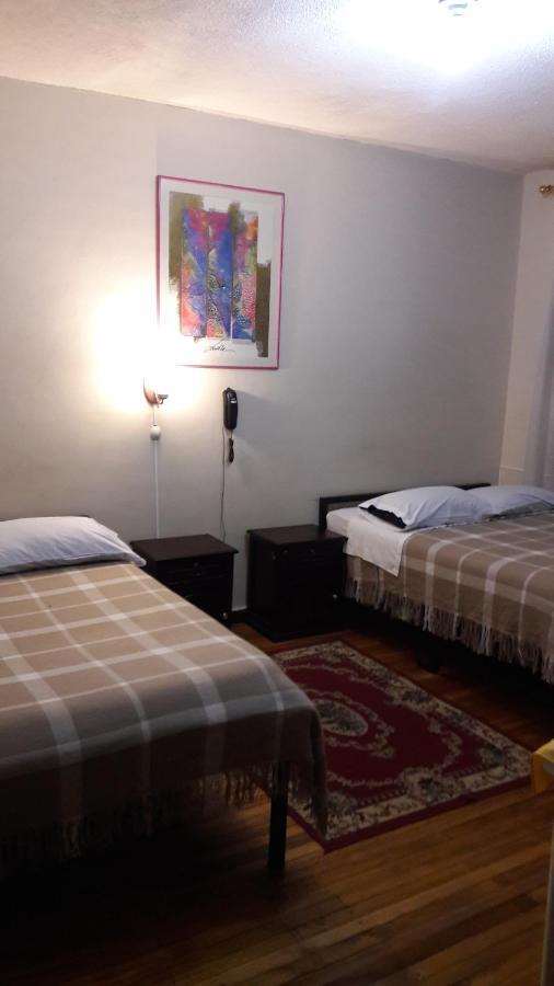 Hostal Santa Maria Gracia Кито Екстериор снимка